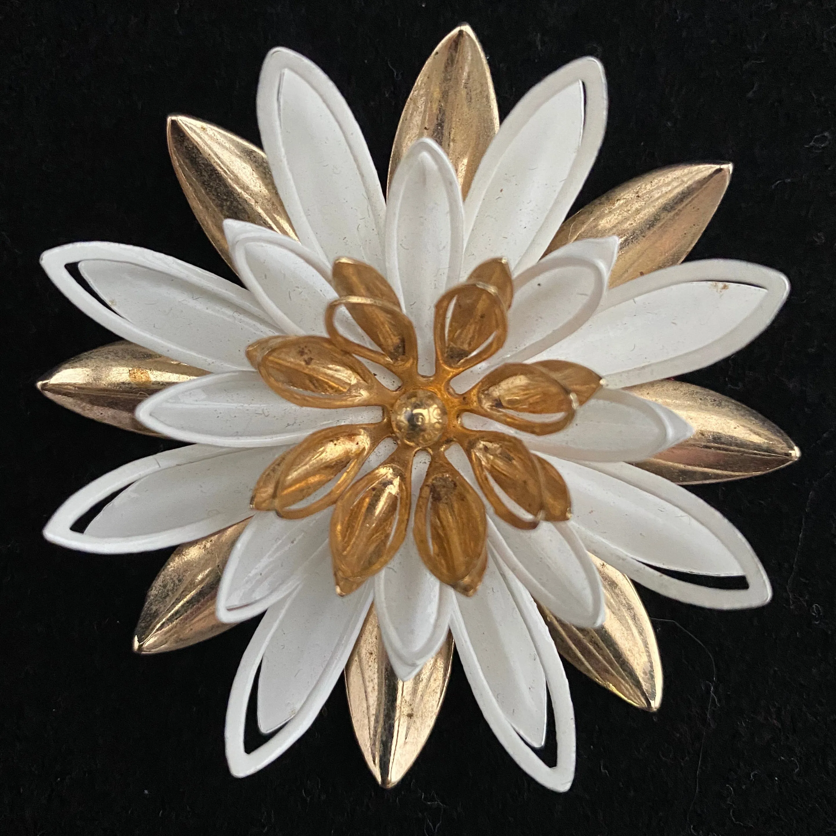 1966 Sarah Coventry Water Lily Brooch