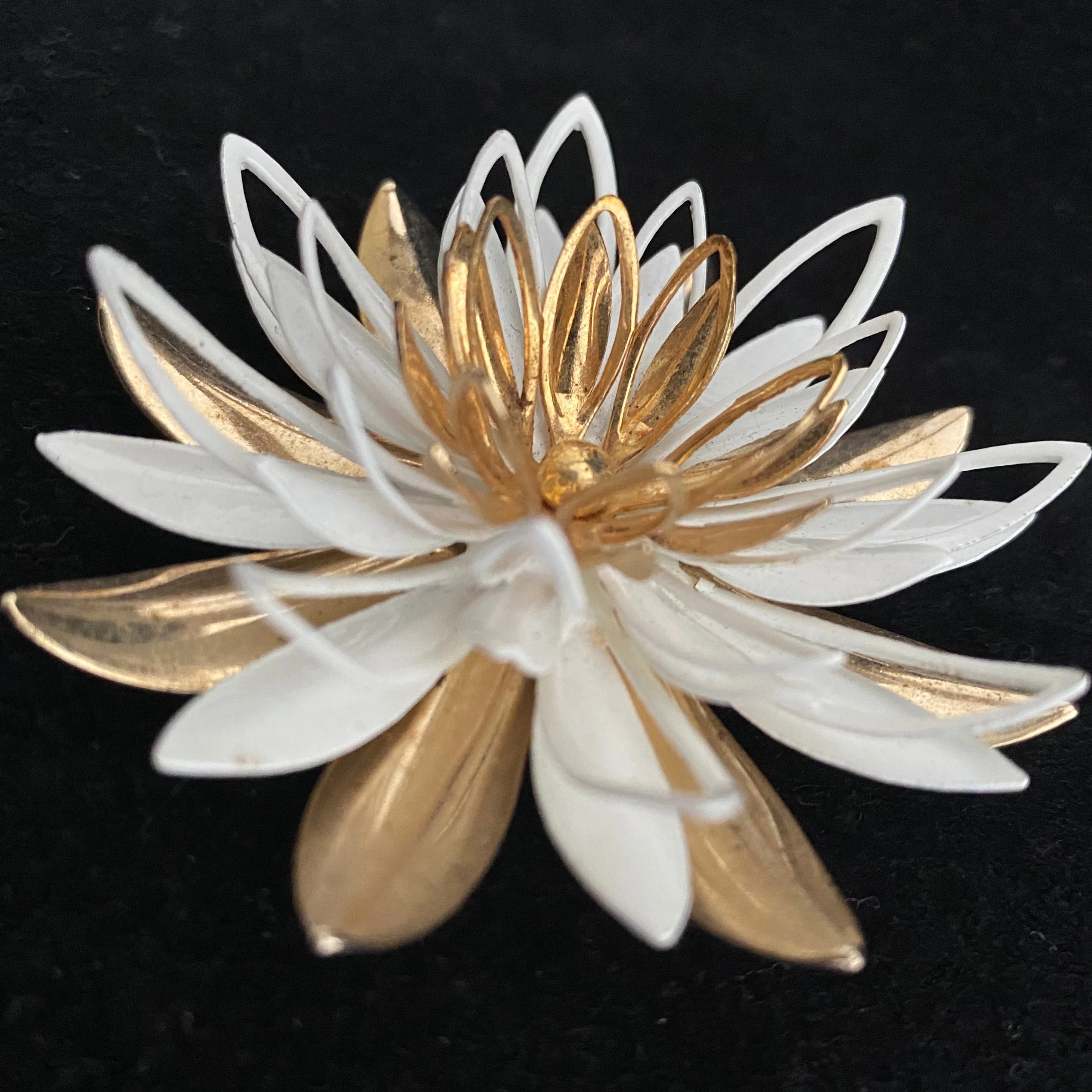 1966 Sarah Coventry Water Lily Brooch