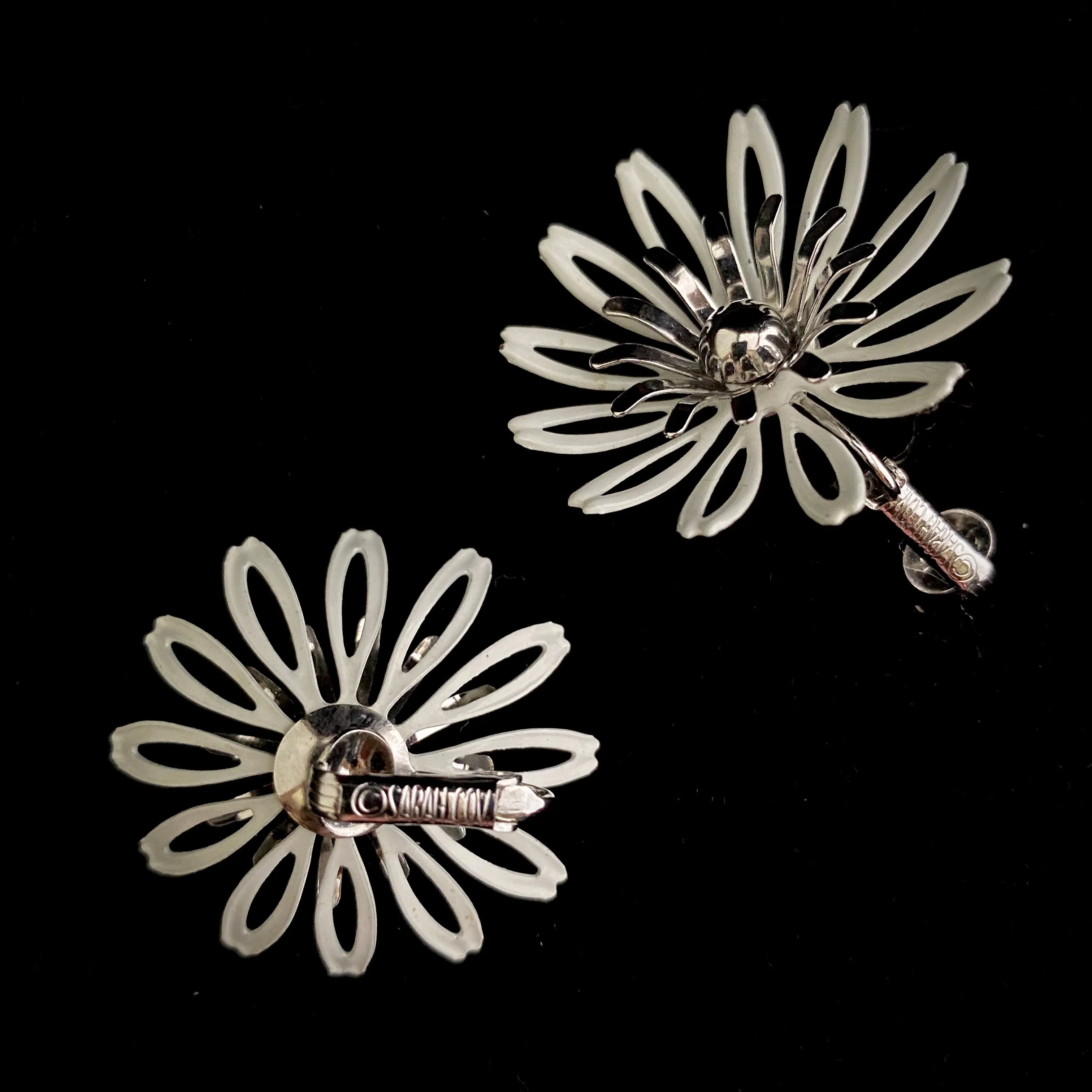 1972 Sarah Conventry White Petals Brooch & Earrings