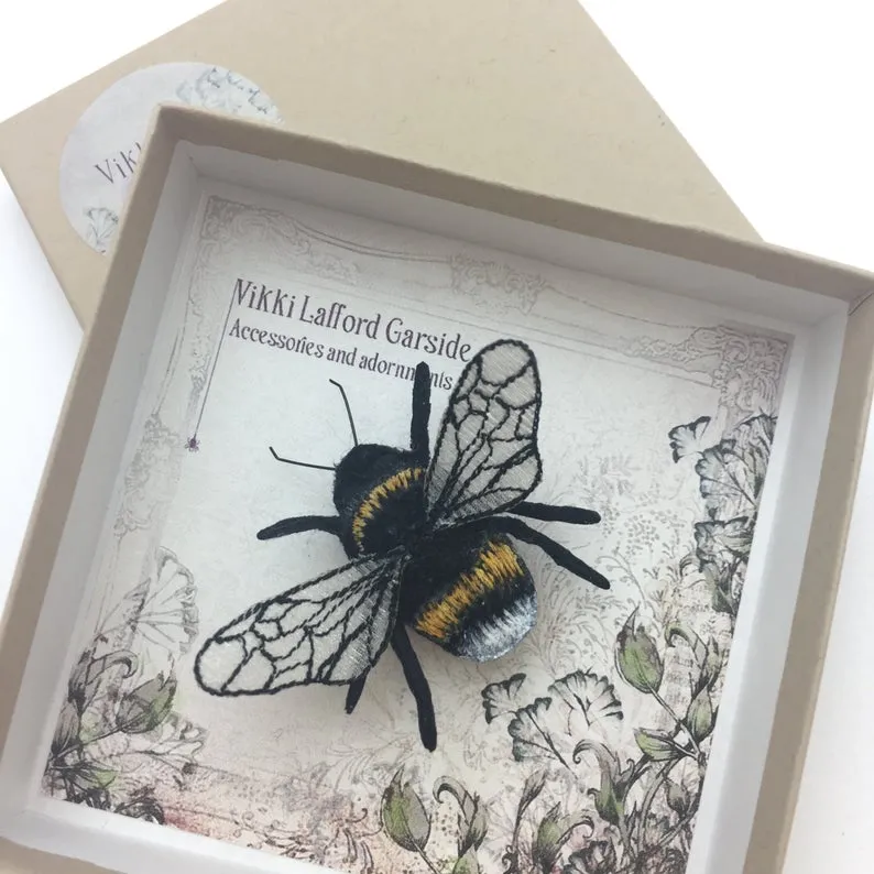 Bumblebee Brooch - White Tailed Bumblebee