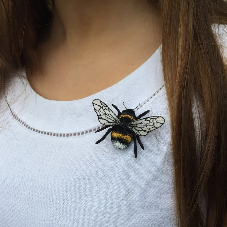 Bumblebee Brooch - White Tailed Bumblebee