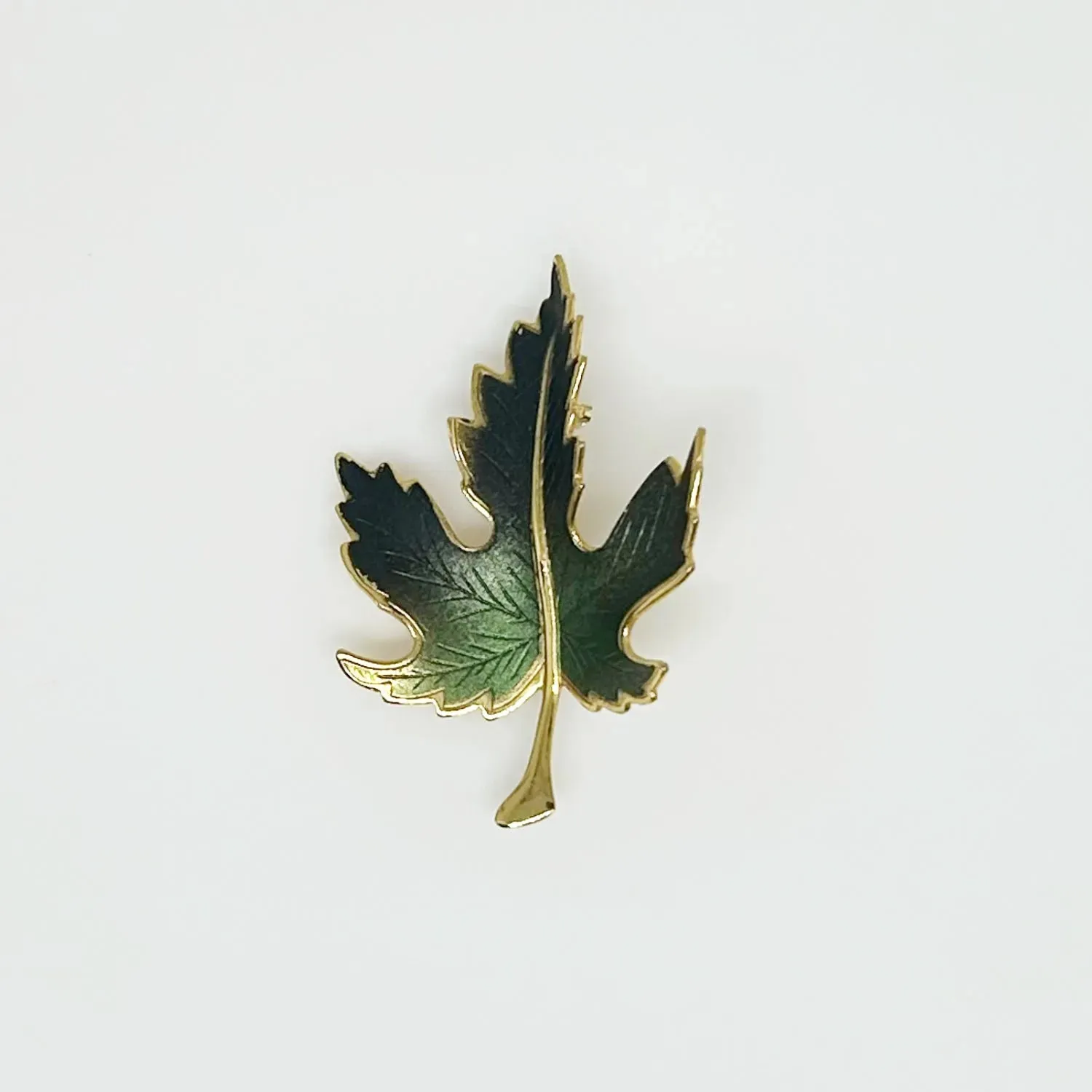 Green Enamel Pretty Vintage Leaf Brooch