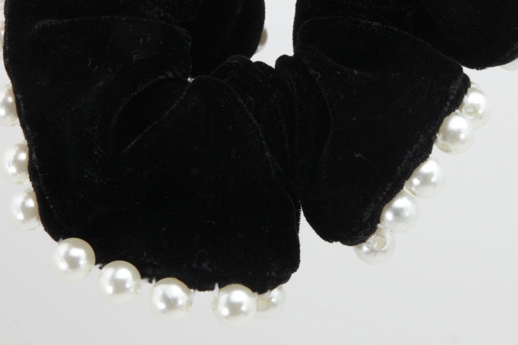 Handmade Pearl Ball Trim Silk Velvet Hair Ties Luxury Hair Scrunchies