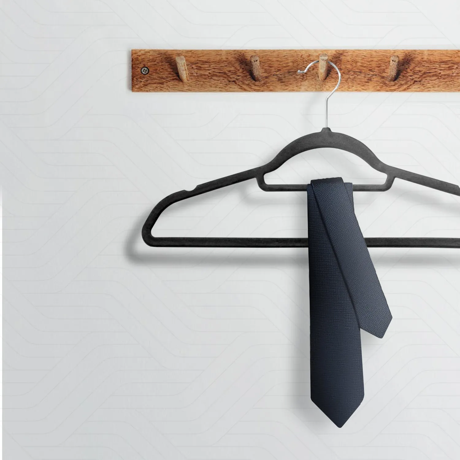 KEPLIN Velvet Hangers 30 Pack - Non-Slip Clothes Hangers with Tie Bar & 360° Hook - Durable & Sturdy, Space-Saving Wardrobe Organisers for Suits, Jackets & Clothes- Home Storage Solution