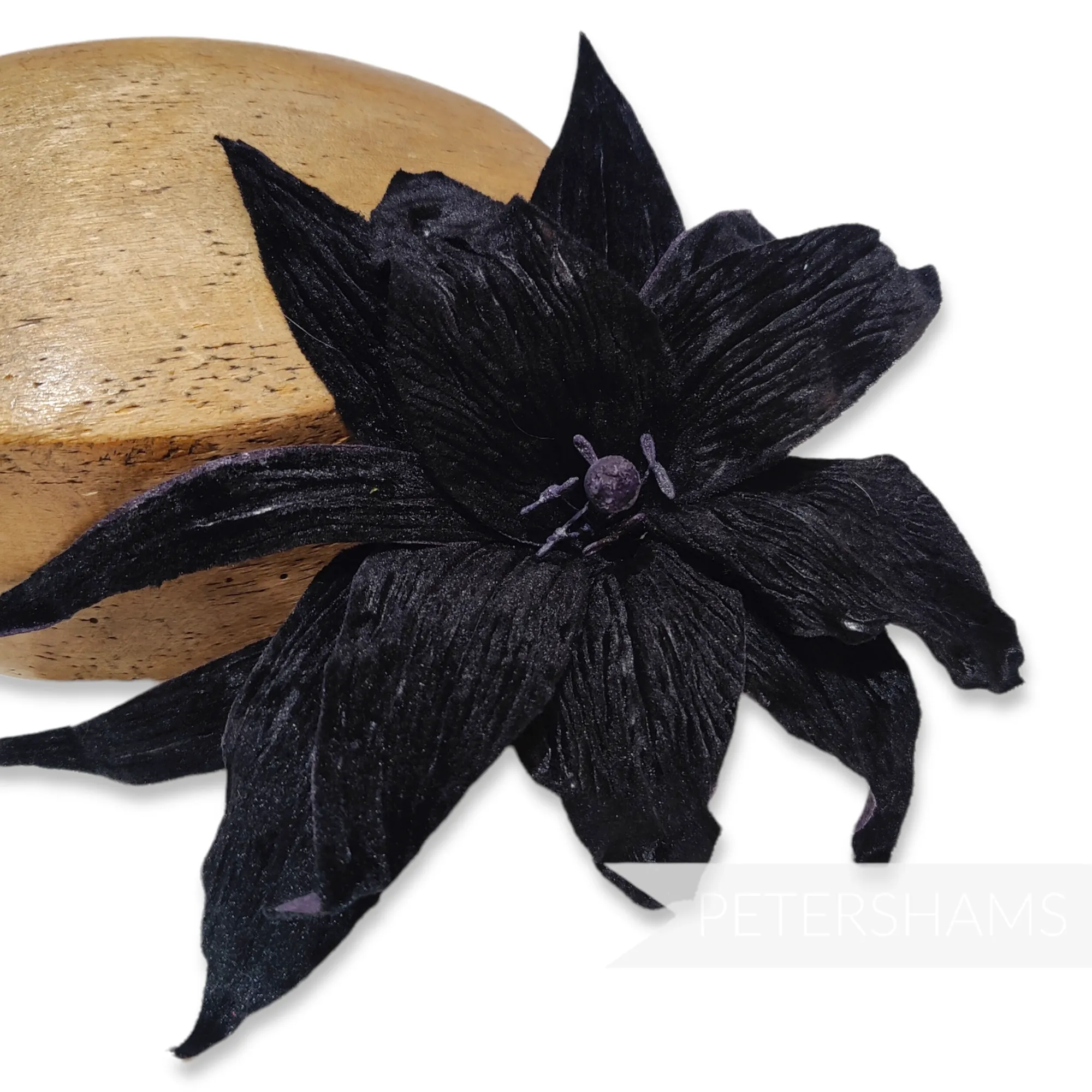 'Kiera' Large 18cm Velvet Lily Flower Mount