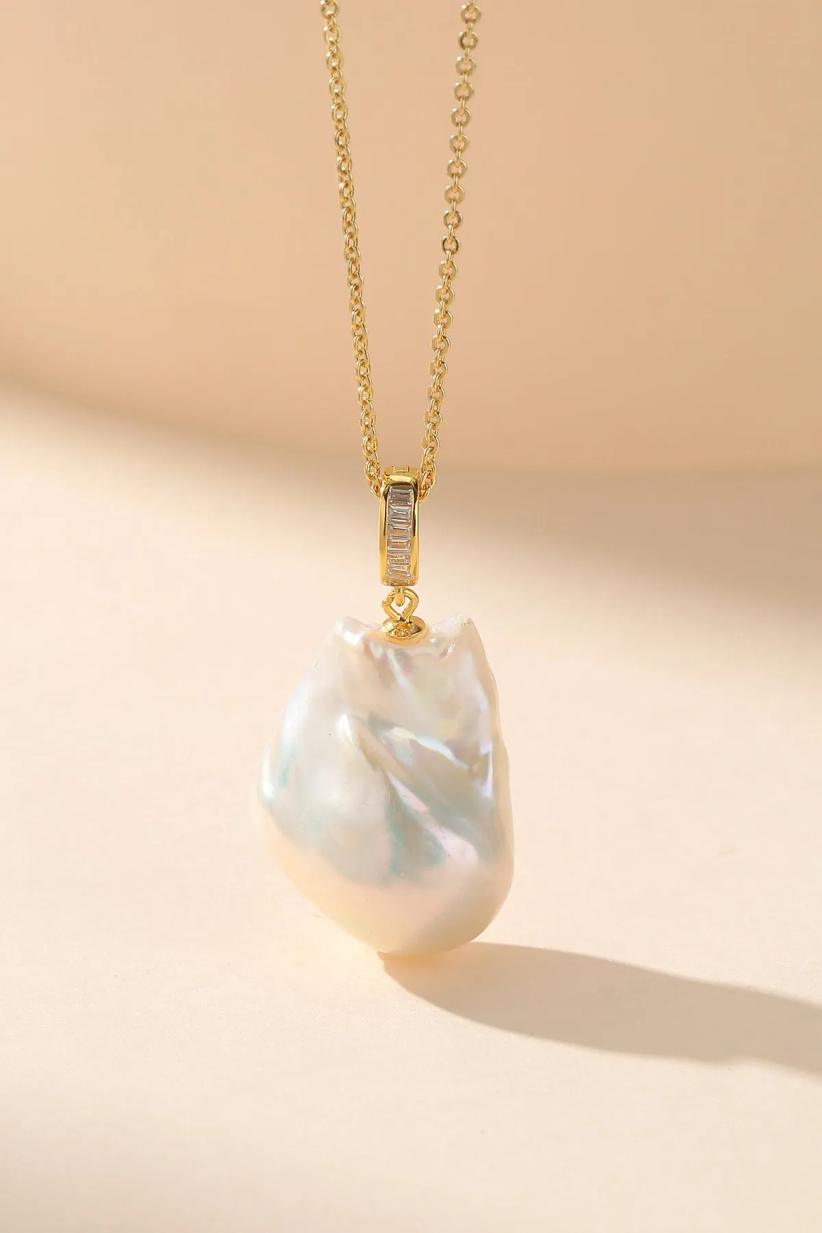 Large White Baroque Pearl Pendant Necklace