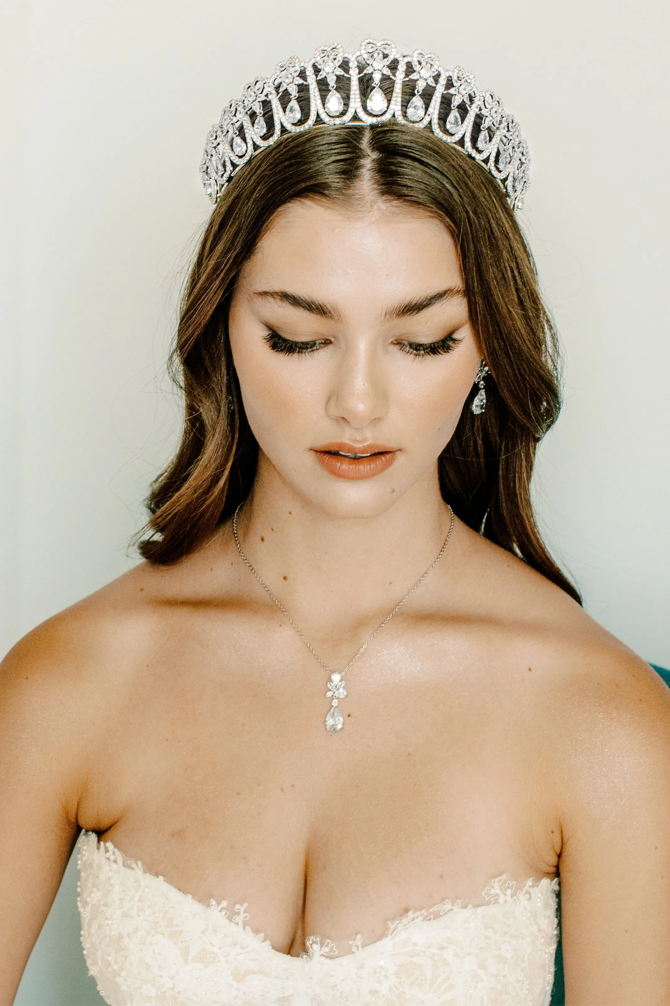 LOVERS KNOT Tiara - All Simulated Diamond Version