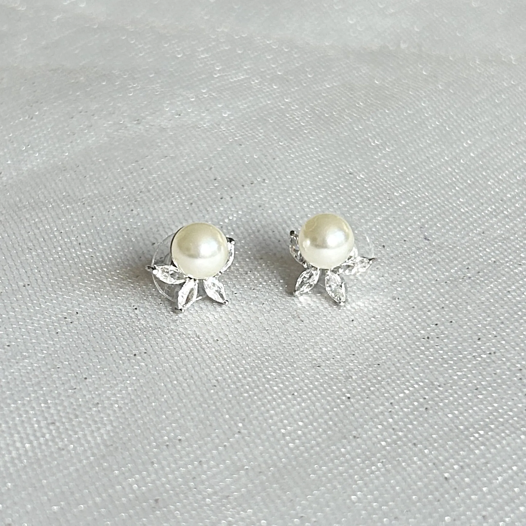 Pearl Stud Earrings with Crystal Vintage Inspired Earrings