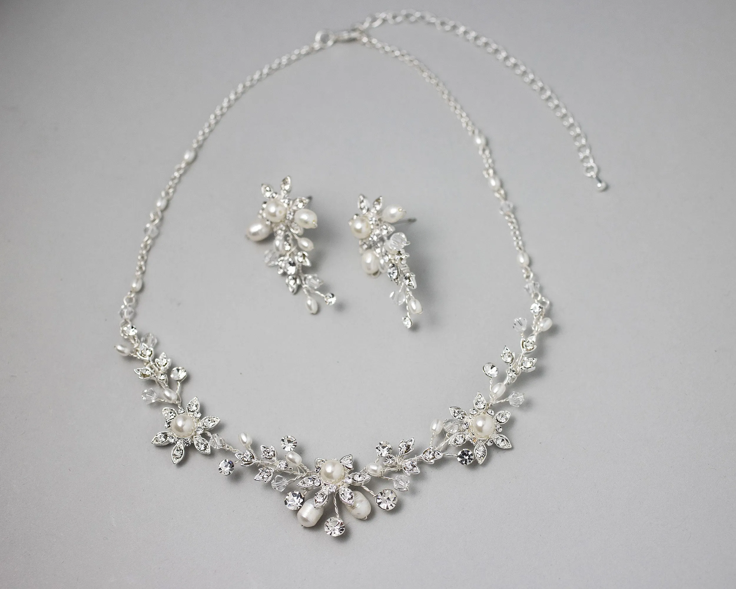 Star Flower Dainty Necklace Set with Pearls