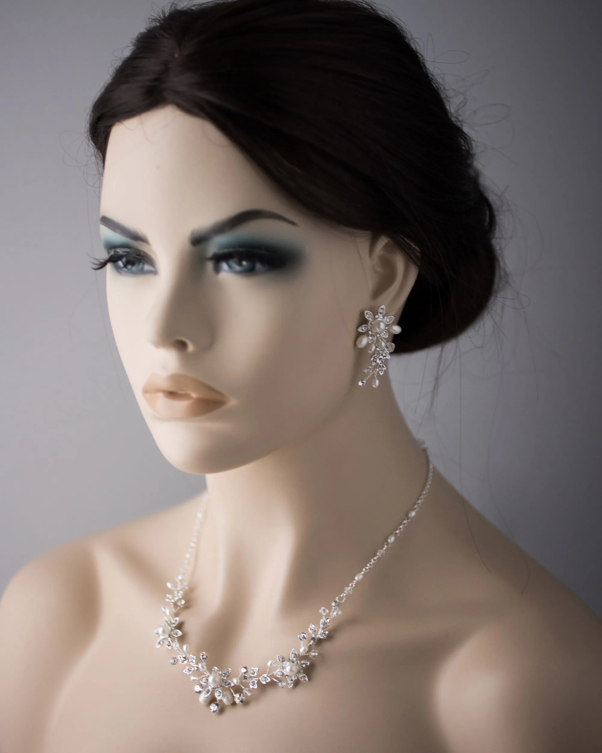 Star Flower Dainty Necklace Set with Pearls