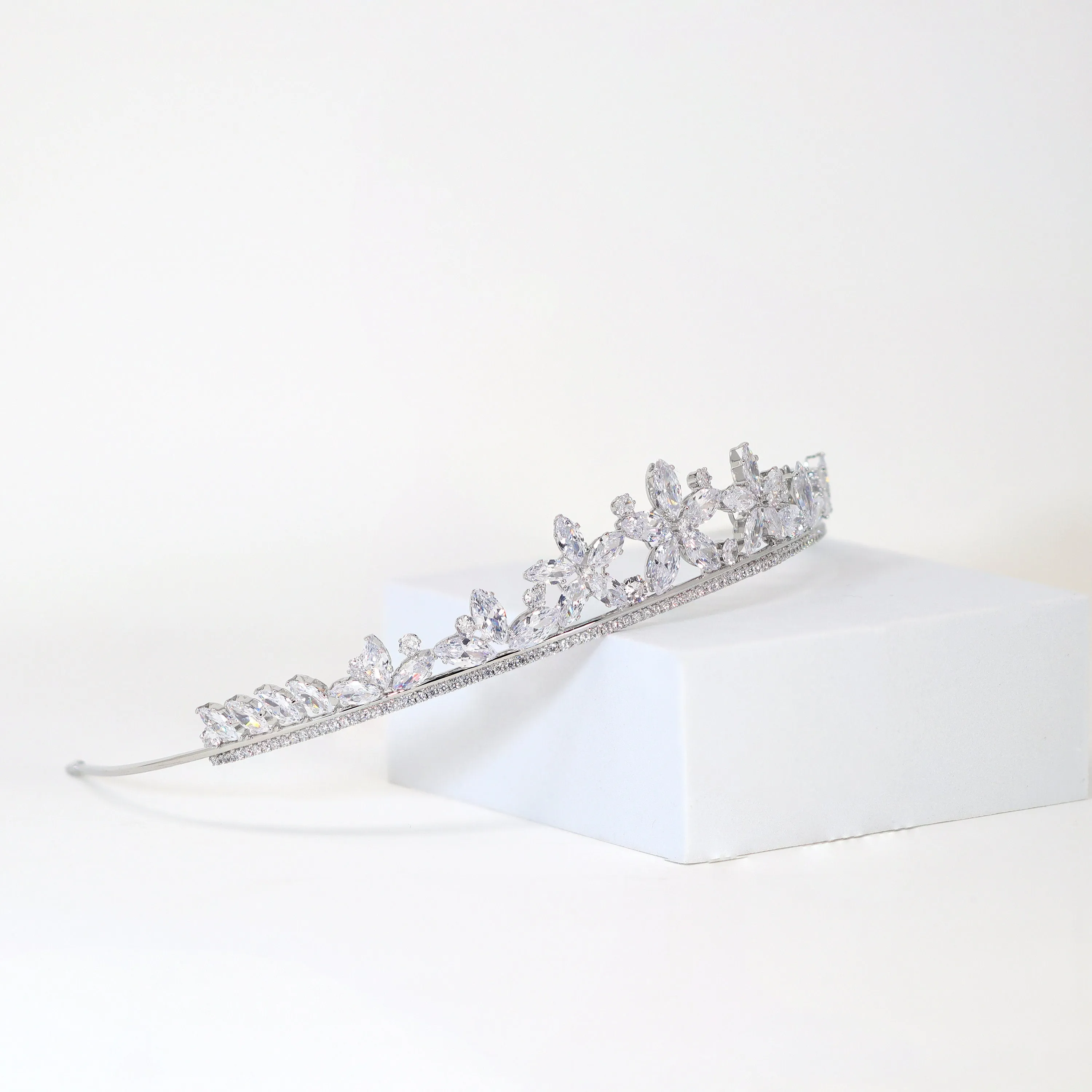 Swarovski wedding tiara, bridal crown tiara, Flower crystal wedding tiara, crystal bridal tiara, crystal wedding crown, tiara bride