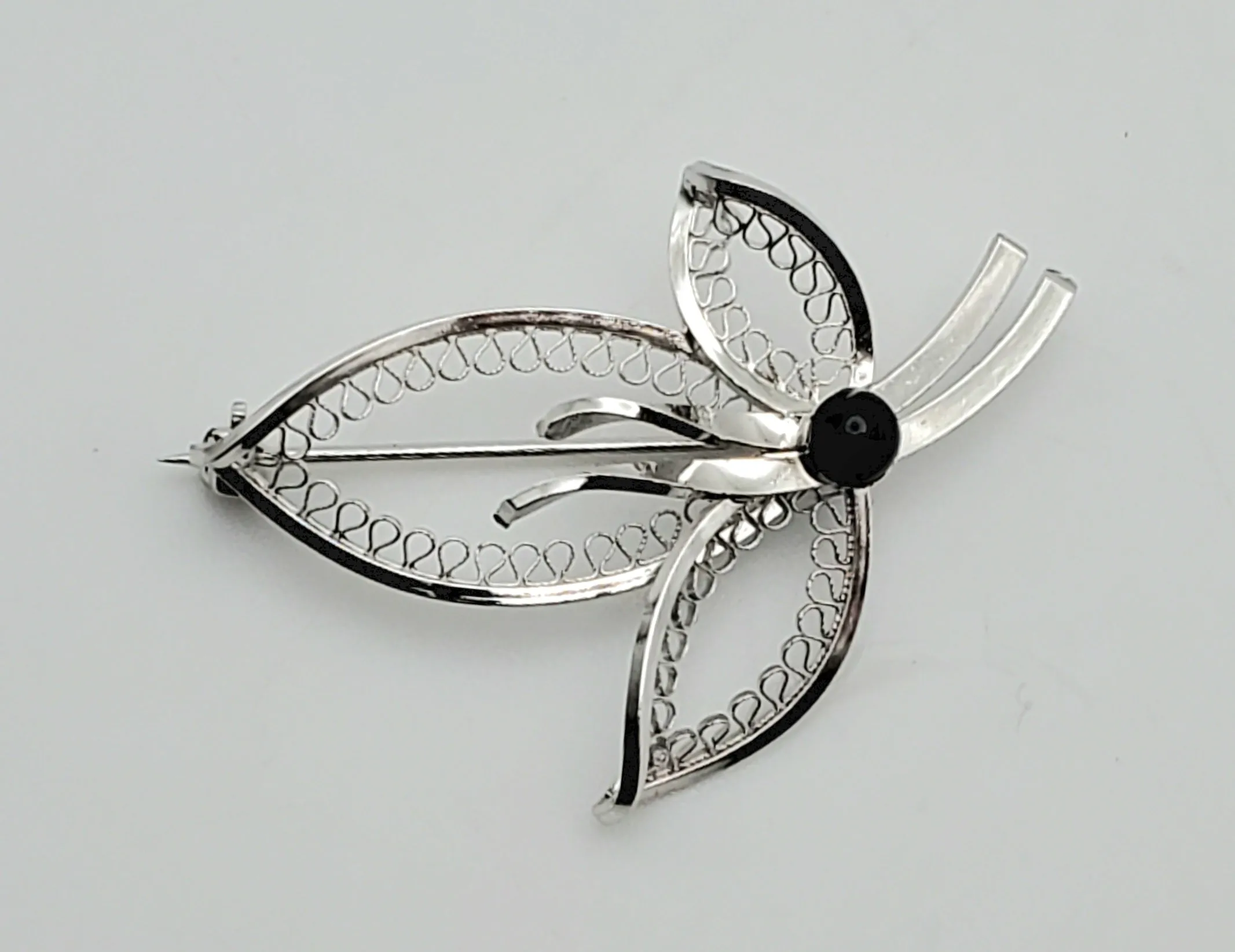 Vintage Silver Tone Metal Filigree Leaf Brooch