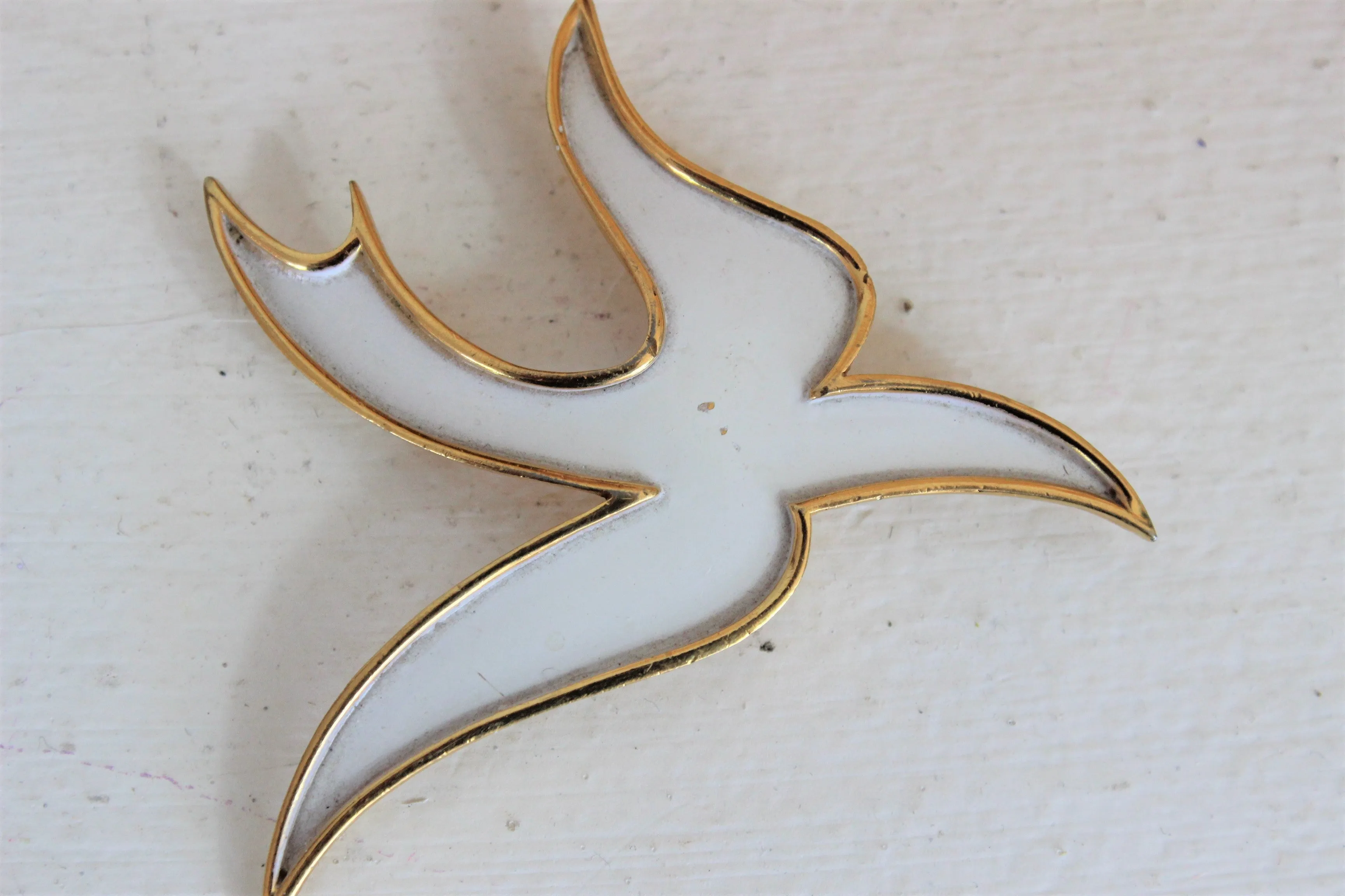 Vintage Trifari Dove Brooch