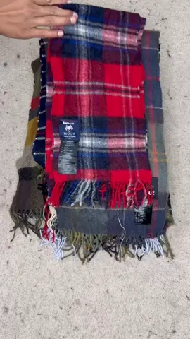 #VV338 Barbour Scarves 20 PCs